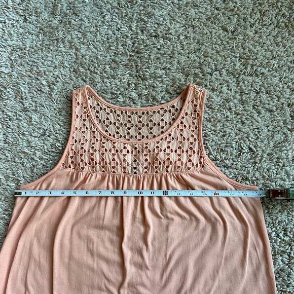 ✔️FINAL PRICE⬇️ Old Navy sleeveless eyelet top - Picture 5 of 5